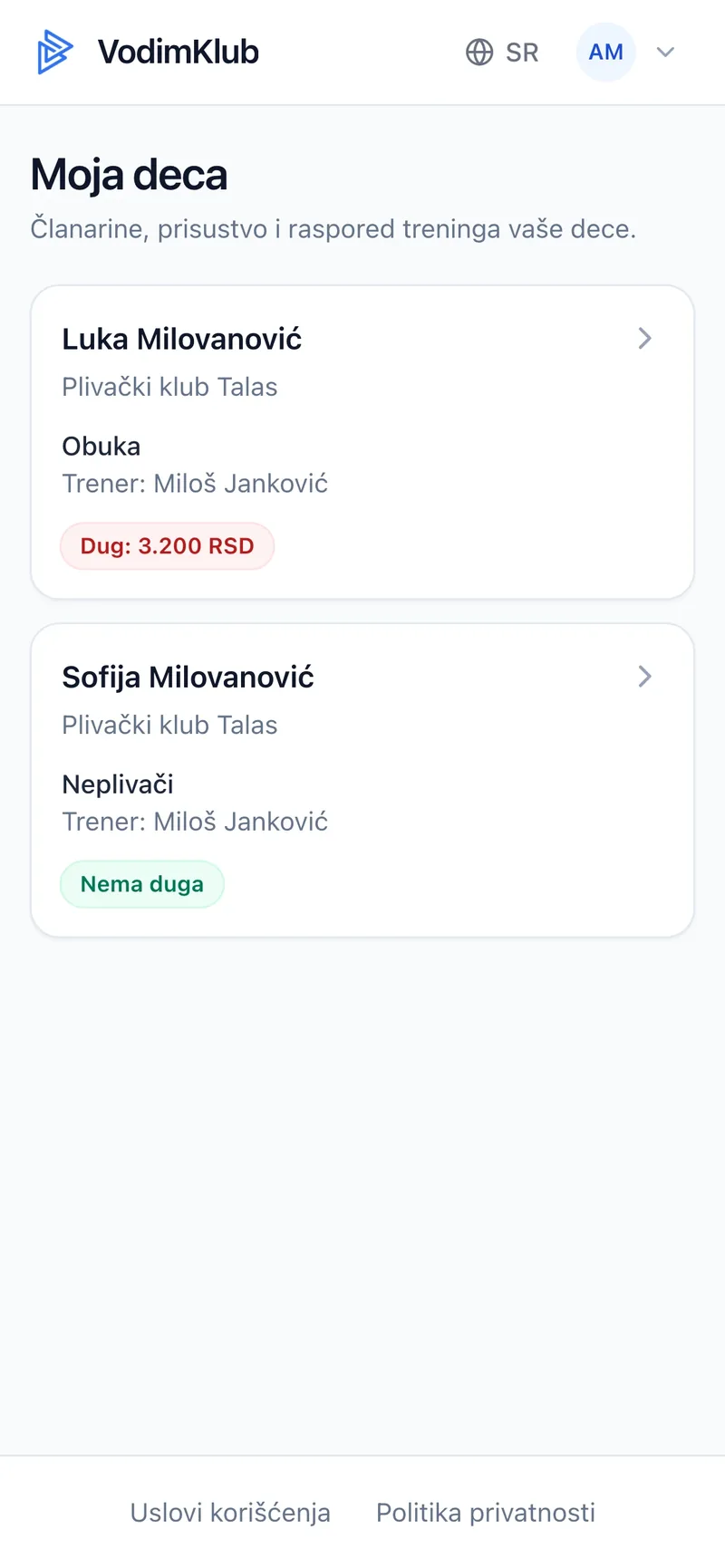Ekran Moja deca u VodimKlubu na telefonu roditelja, sa dvoje dece u plivačkom klubu, grupom, trenerom i dugom za prvo dete